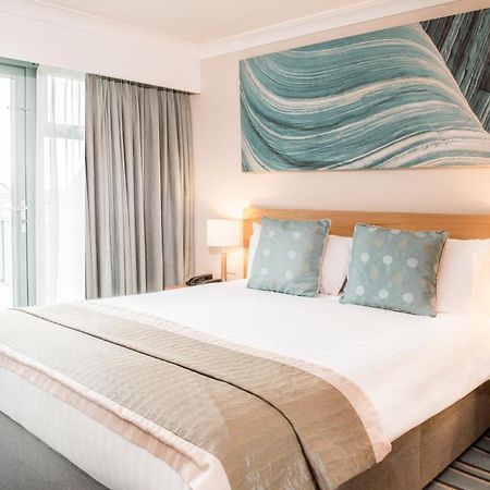 De Vere Cotswold Water Park Apartments サイレンセスター エクステリア 写真