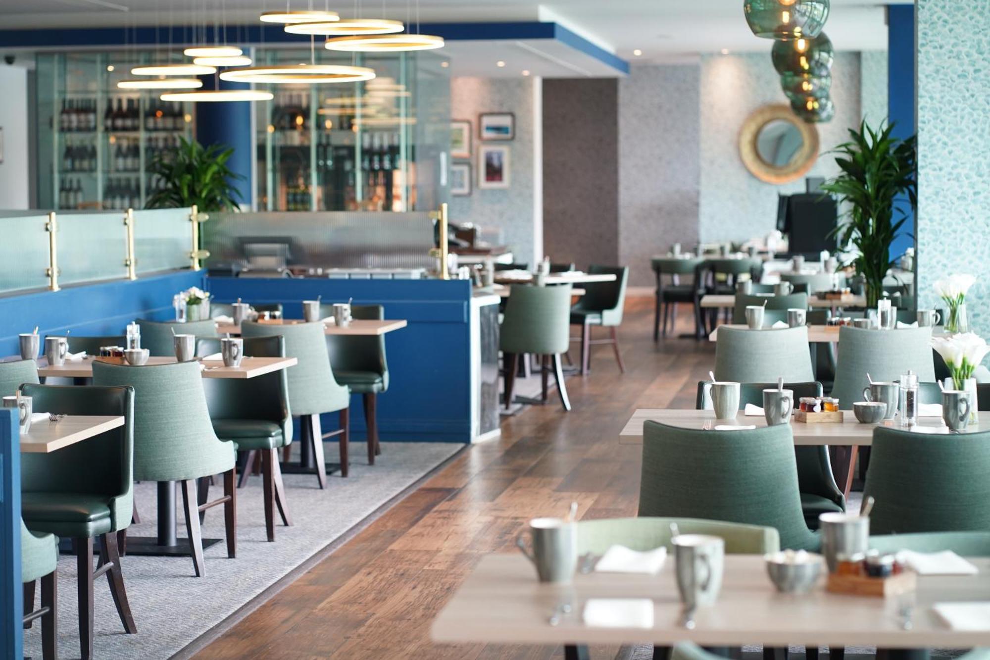 De Vere Cotswold Water Park Apartments サイレンセスター エクステリア 写真
