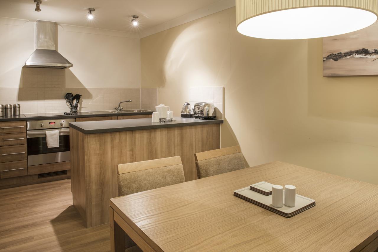 De Vere Cotswold Water Park Apartments サイレンセスター エクステリア 写真