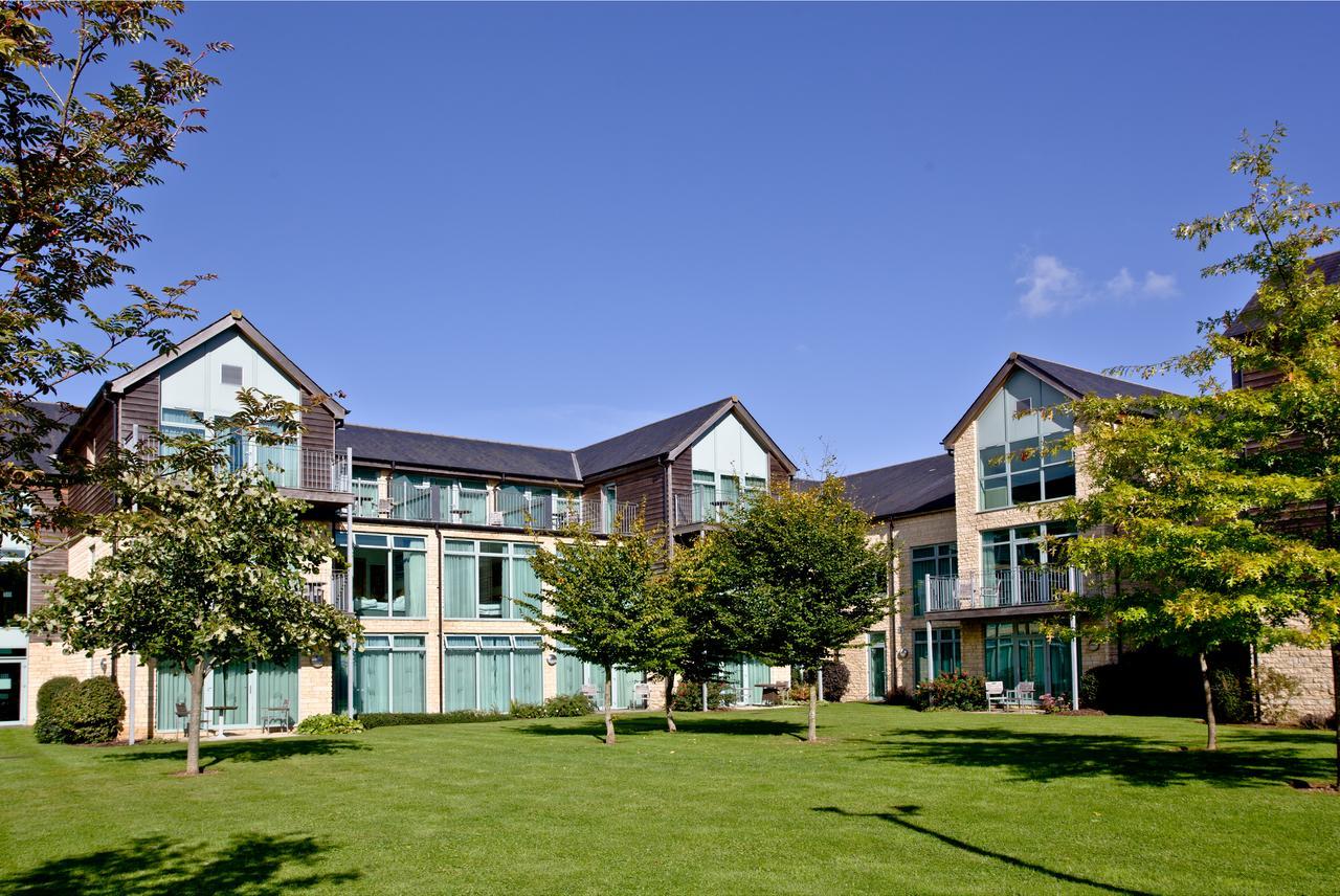De Vere Cotswold Water Park Apartments サイレンセスター エクステリア 写真