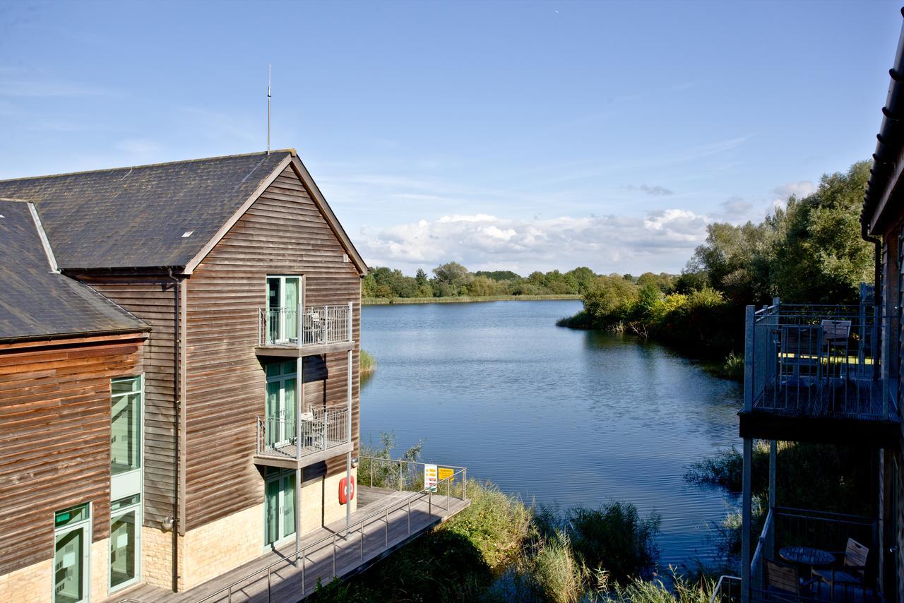 De Vere Cotswold Water Park Apartments サイレンセスター エクステリア 写真